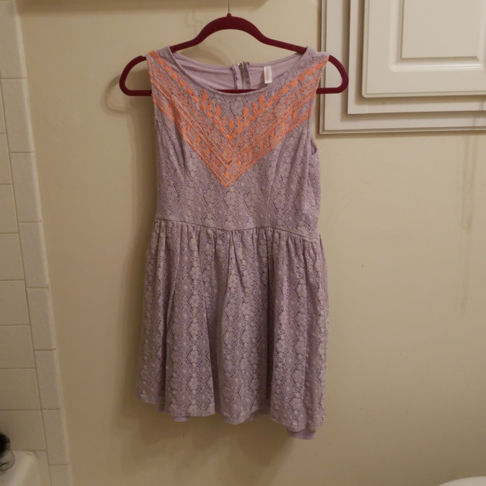 Girl's lavender lace dress with lining